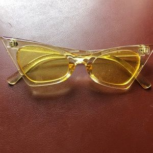 Translucent Cat-eye yellow fashion glasses.